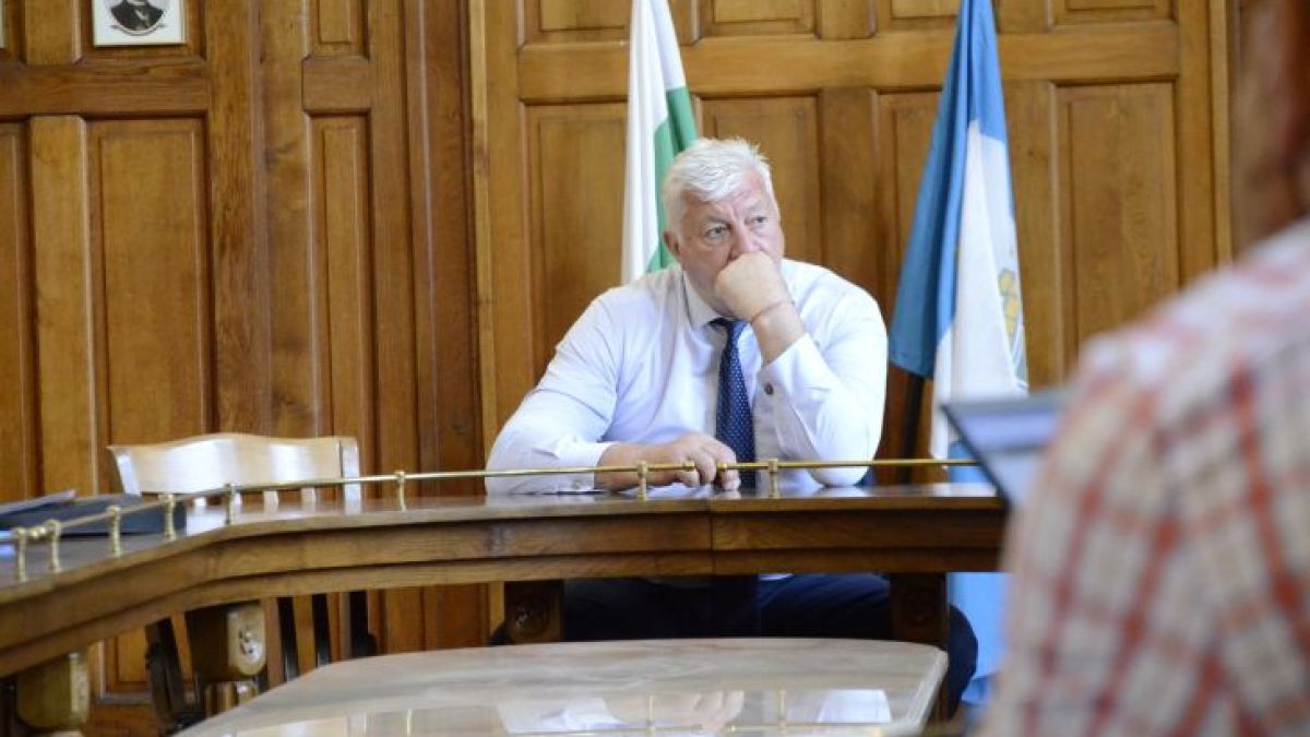 С 12 мнл. лв. завършват козирката на стадион "Христо Ботев" в Пловдив