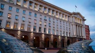 По тъмна доба: Коалиционните партньори в оставка се изнизаха тихомълком