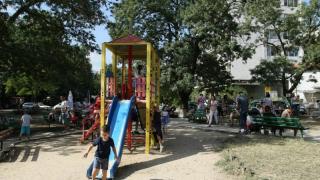 Куриоз: Столичен квартал протестира срещу... ВИДЕО