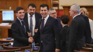 Александър Урумов: Джендър-политиците, които се снимат по гей-паради, ни лишиха от хартиената бюлетина