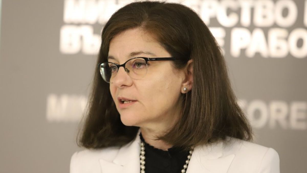 Генчовска хвърли бомба! Лена давала напътствия на Външно за руските дипломати