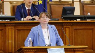 Сачева каза защо Асен Василев се е провалил с мандата