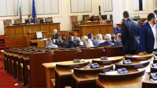 Фалстарт за БСП: Управленската програма отпадна от дневния ред