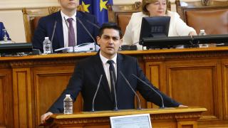 Нов екшън в НС! Радостин Василев го отнесе, заговориха за мотики и... БЛИЦ TV