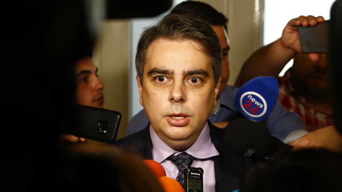 Асен Василев: Готвим коалиционно споразумение със...