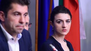 Валерия Велева гневно:  Защо не вързахте Кирил Петков?