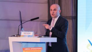 Илхан Кючюк със скандално разкритие пред БЛИЦ TV за безпрецедентен провал на Петков!