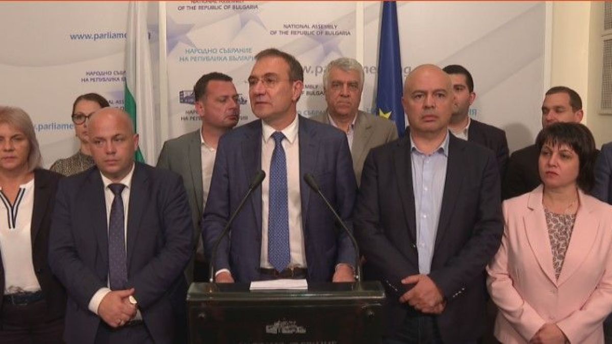 БСП със спешен ход за връчените ноти на руските дипломати, ще финтира ли Петков?