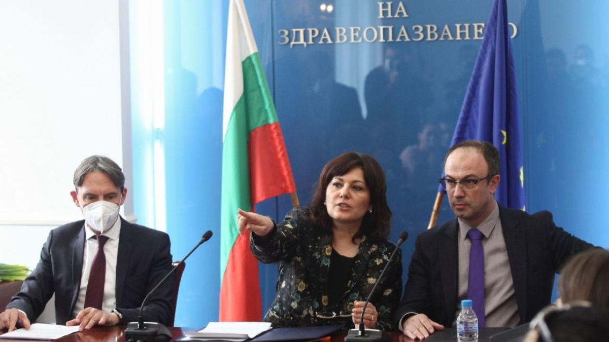 ВМРО скочи гневно на Сербезова заради чистката на елитни лекари