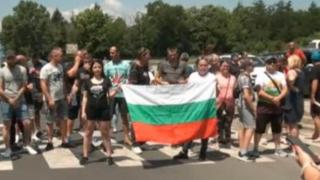 Недоволни от скъпите горива блокираха Подбалканския път