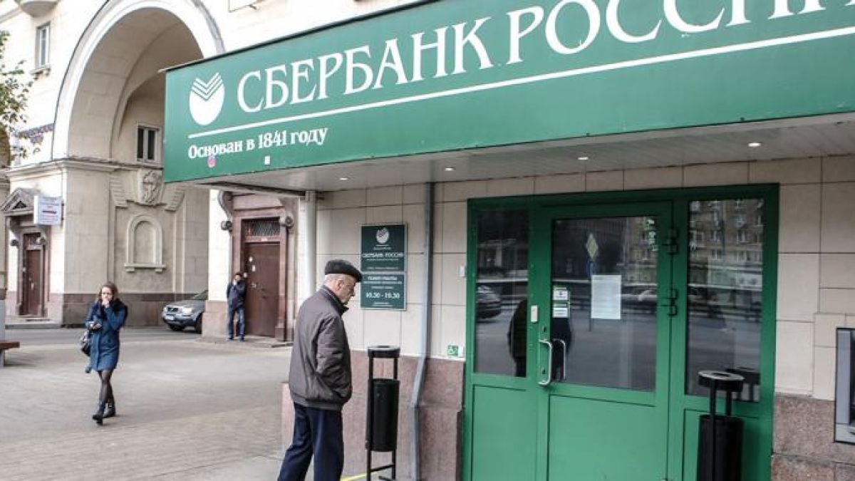 Компании в Русия вдигат заплати на поразия 