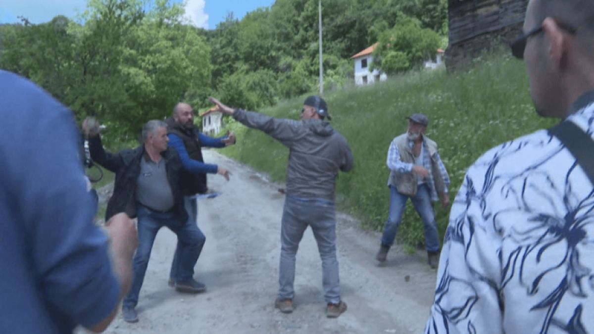 Ето какво се случва след побоя на екип на БНТ в Сърбия
