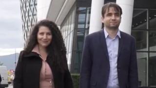 Министър Божанов прехвърля цялата държавна информация в своя стартъп фирма?