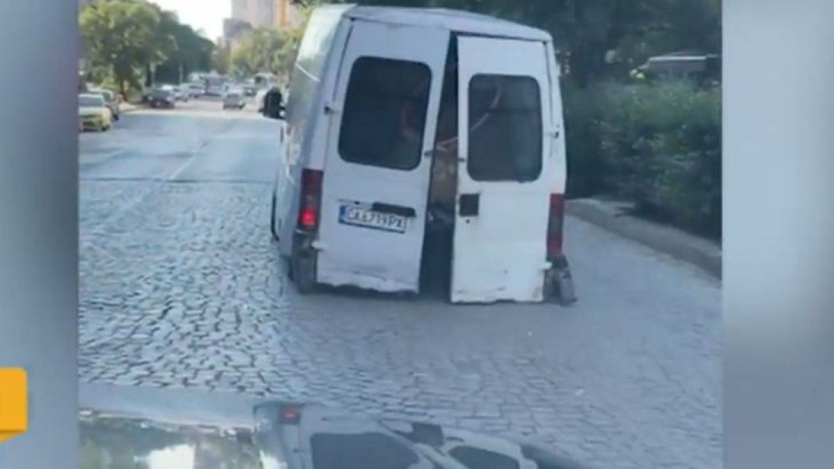 Виктор Николаев с култов бисер за белия бус, за който говори цяла София