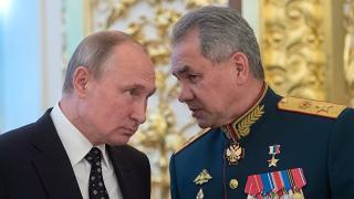 Путин благодари на военните си за Луганск, Зеленски се закани да...