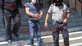 Изродът, клал ученичка в Бургас, нападна съкилийник с консерва