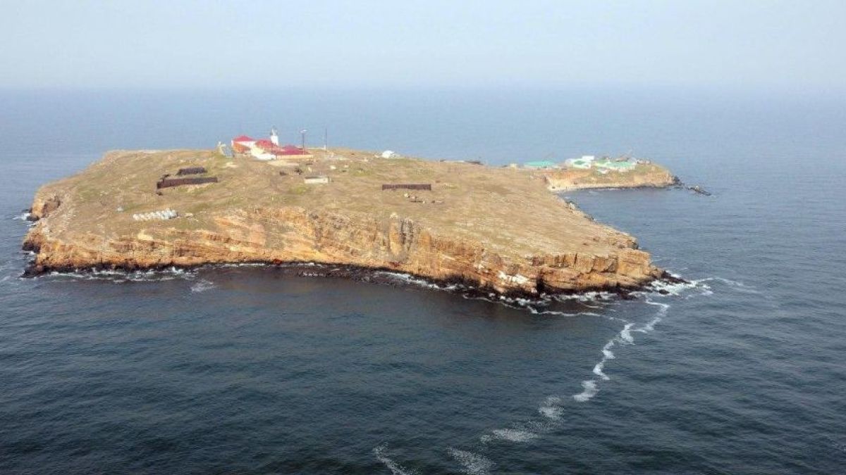Последни фронтови новини за случващото се около Змийския остров