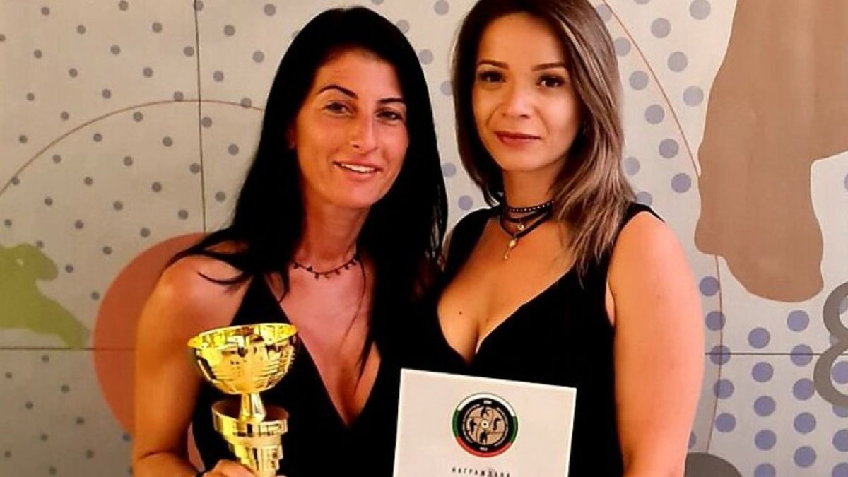 Всички говорят за тези красиви варненски полицайки и мерниците им