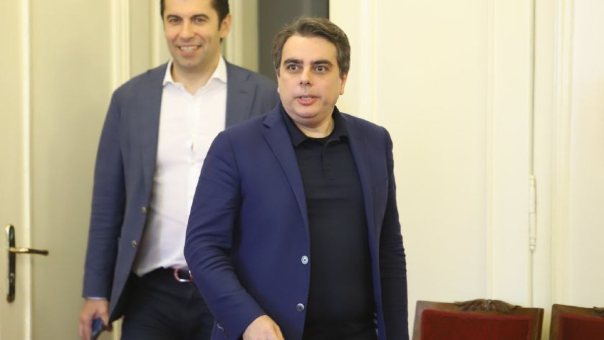 Василев и ПП сипят обещания на калпак! Ето я ЧЕРНОВАТА на управленската програма
