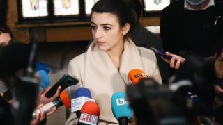 СБЖ попари цветната фантазия и политическата страстност на Лена Бориславова 