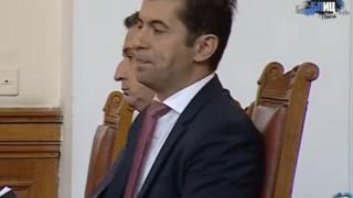 Жесток скандал в НС между Йордан Цонев и Настимир, а годеникът на Лена крие Петков БЛИЦ TV