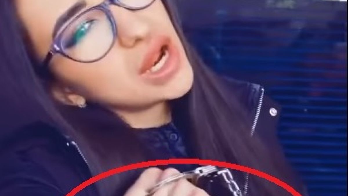 Шокиращо ВИДЕО 18+: Полицайката Симона лъсна с белезници и напомни за мутренските времена с тези думи 