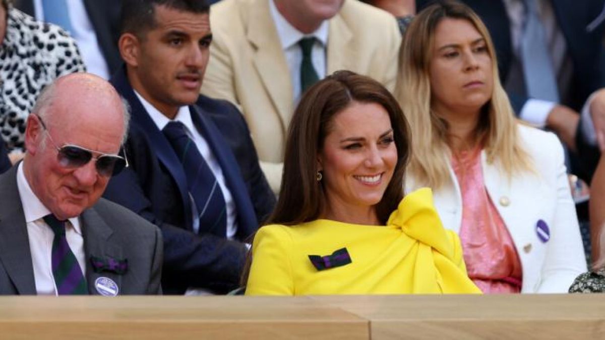 Обеците на Кейт Мидълтън засенчиха триумфа на Ноле на "Уимбълдън"