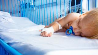 18 месеца вегани храниха бебето си само с плодове и зеленчуци и ето какво се случи