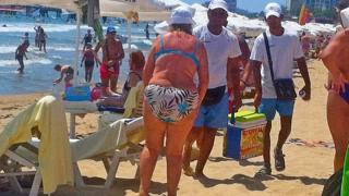 Как се докарват 4-5 хиляди лева месечно от работа на плажа ВИДЕО