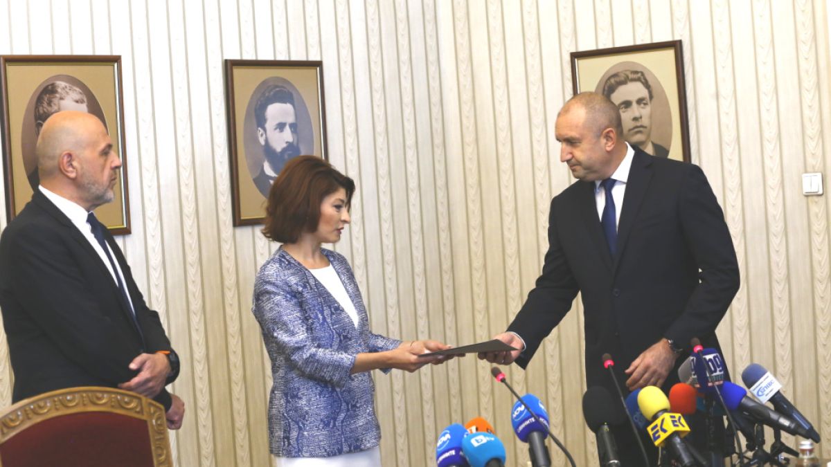 "Ройтерс" с мрачна прогноза за България след връщането на мандата от ГЕРБ 