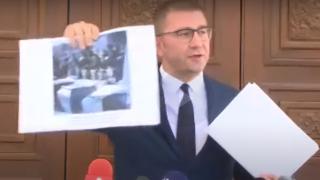Лидерът на ВМРО-ДПМНЕ със страшна провокация пред фон дер Лайен срещу България