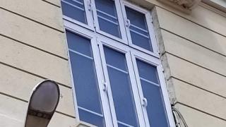 Прозорец на СУ събра очите на цяла София, всички се чудят какво е това СНИМКА