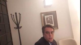 Скандал: Изхвърлиха репортер, вбесил Асен Василев в скъп ресторант с парлив въпрос ВИДЕО