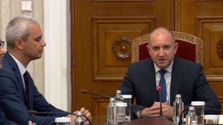 Костадинов разкри огромна лъжа на Радев: Не е глупак, но за първи път... СНИМКИ