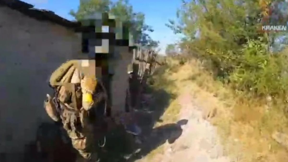 ВИДЕО от войната: "КРАКЕН" показа зрелищен огневи удар по руски позиции
