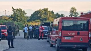Паника в Кавала: Екип за ядрена защита край взривилия се украински военен самолет, от него излиза... ВИДЕО