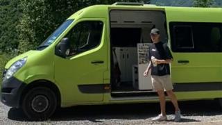 Колко пари седмично харчат двама младежи, пътувайки с кемпер из Европа