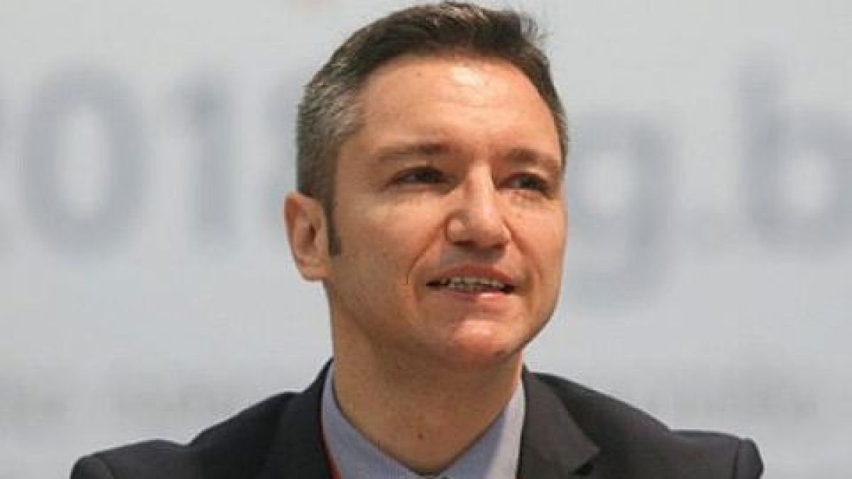 Вигенин: Вероятността да се създаде правителство с третия мандат е 50 на 50