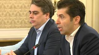 Петков с голямата кошница при Нинова, хвали се, че... ВИДЕО