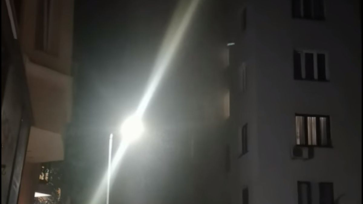 Огромен гейзер зейна в центъра на София през нощта ВИДЕО