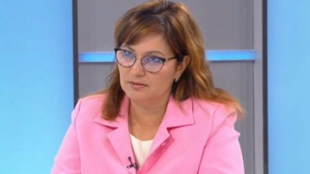 Здравният министър открехна завесата за връщането на най-омразните К-19 мерки 