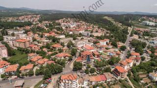 Див екшън спретна ресторантьор на полицаи, след като се опитаха да... 