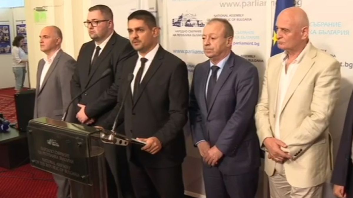 Шефът на отцепниците от ИТН предупреди Нинова много да внимава с... ВИДЕО