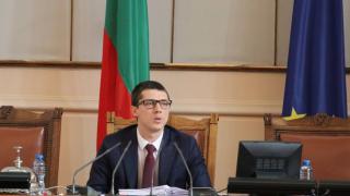 Бомба! Още в петък гласуват оставката на годеника на Лена като шеф на НС