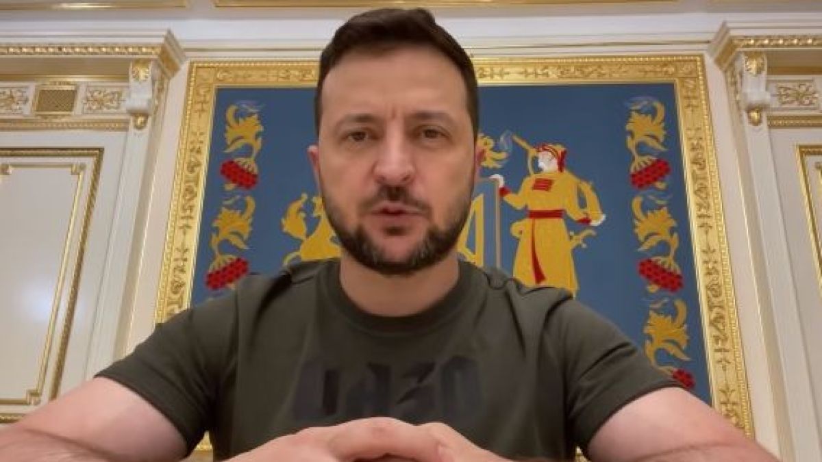 Зеленски пресече слуховете, че е в болница, и се заяде с Путин ВИДЕО 