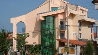 Хотел в Сарафово зарибява с апетитни промоция, но... СНИМКИ