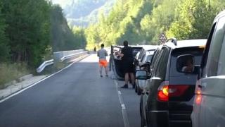 Българи и румънци затлачиха "Маказа", на шофьорите им се плаче ВИДЕО