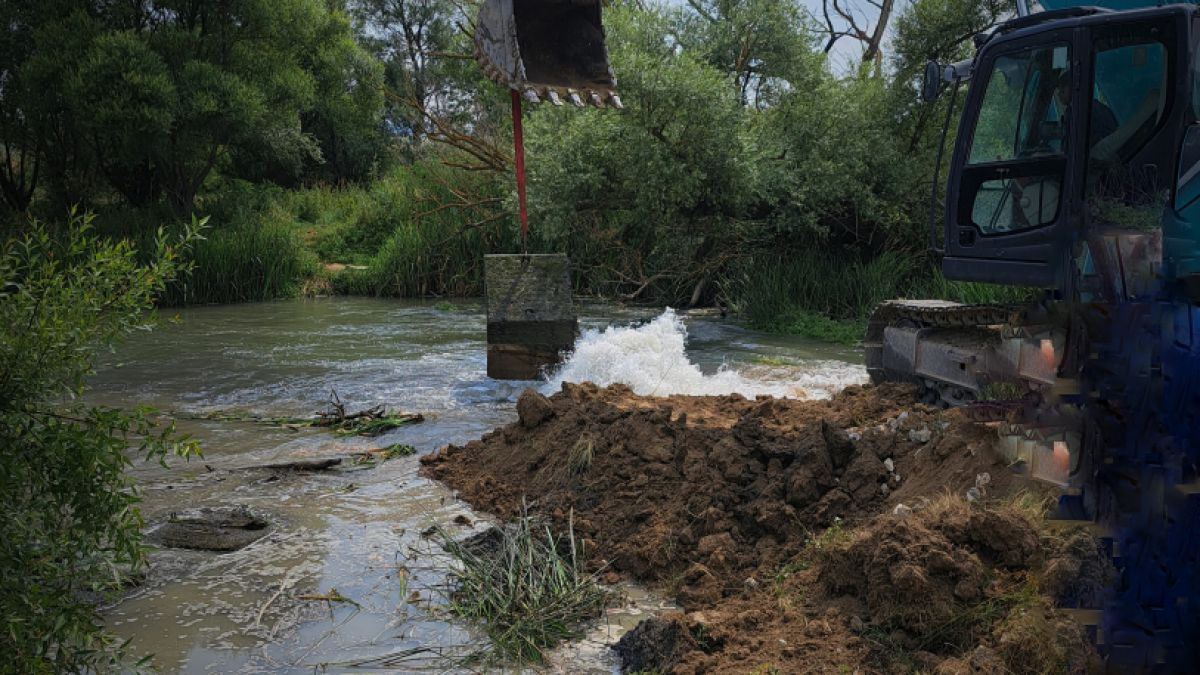 Екипи на ВиК Шумен работиха през нощта и възстановиха водоподаването към гр. Шумен от яз. „Тича“
