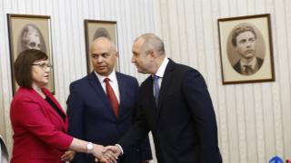 Човек на Петков и Василев каза условието за преговори с ГЕРБ 