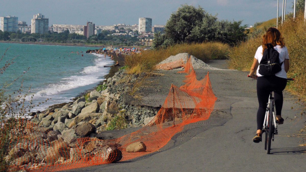 Ужас на крайбрежна в Бургас СНИМКИ